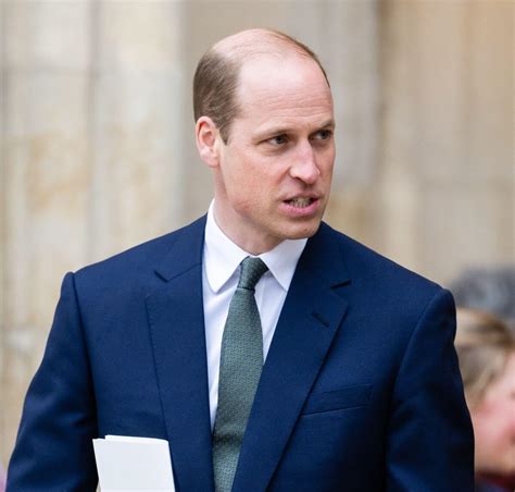 prince william   shows  felt pressure  kate