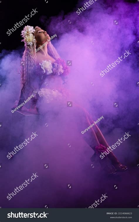 3 152 Woman Smoking Naked Images Stock Photos Vectors Shutterstock