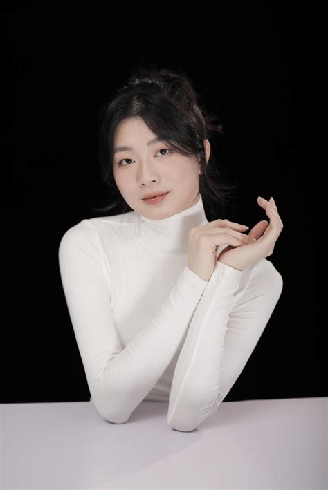 Hot girl bóng chuyền Việt Nam Phạm Thị Hiền tung bộ ảnh cực đẹp chào tuổi mới Tinmoi