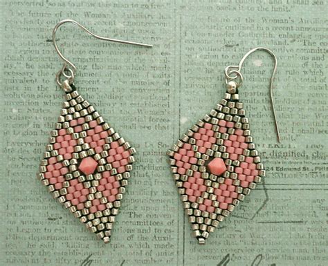 Linda S Crafty Inspirations Peyote Brick Stitch Empress Earrings