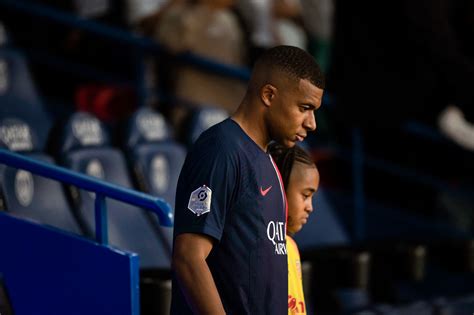 Desporto Kylian Mbappé deixa o PSG 4 perguntas sobre a sua saída no