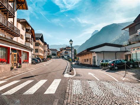 Dolomiti Villages in Italy | Free Architecture Image by picjumbo