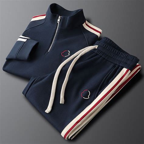 Костюм спортивный MONCLER купить на OZON по низкой цене (1672284052)