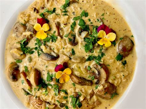 CREAMY MUSHROOM AND RICE SOUP - Dish off the Block