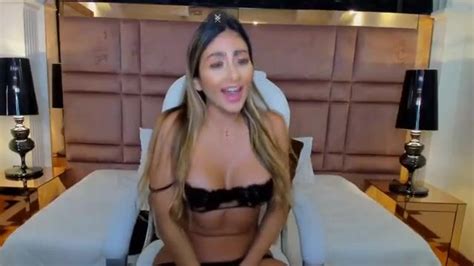 Hot Babe Dildos Her Pussy CamStreams Tv