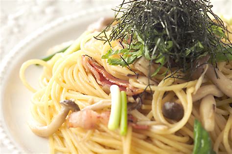 たっぷりキノコとベーコンの和風パスタレシピ・作り方 E・レシピ