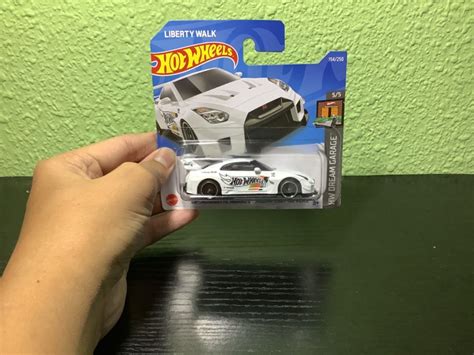 Hot Wheels Lbwk Nissan Gtr R Short Card Hobbies Toys Toys Games On Carousell