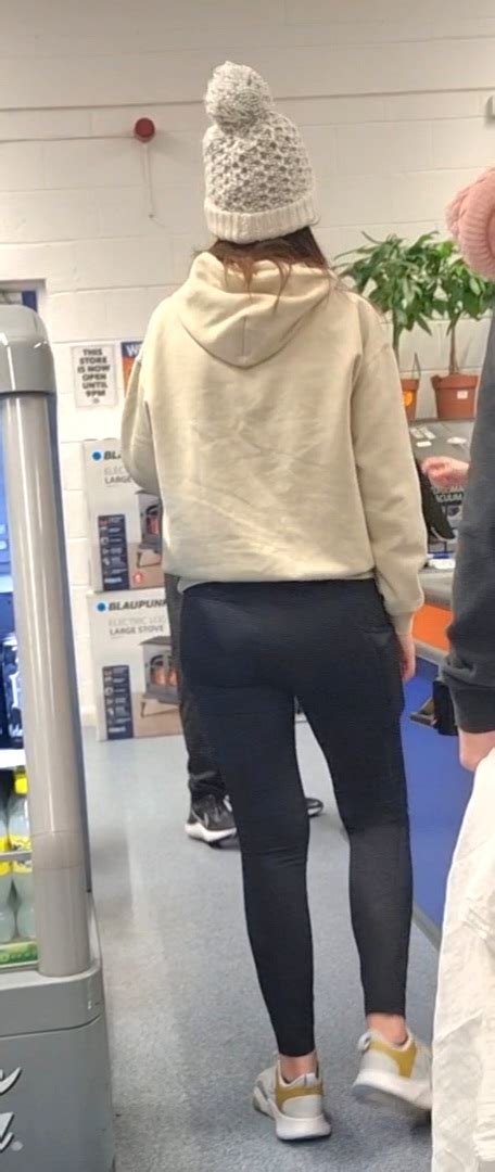 Tight Ass And Pulling Them Up Spandex Leggings Yoga Pants Forum