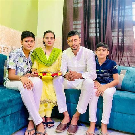 manjeet dahiya kabaddi wiki height weight age wife family