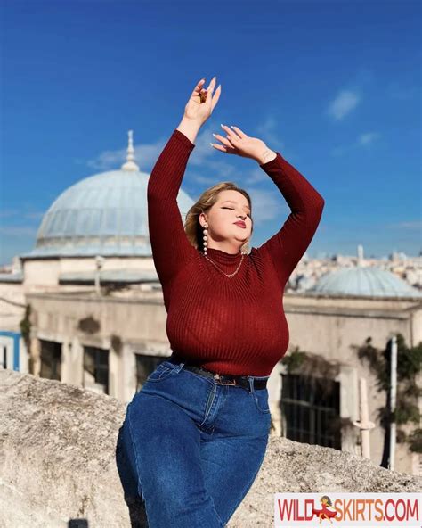 Julia Chegodar Hellojuliarose Julia Cheg Nude OnlyFans Instagram