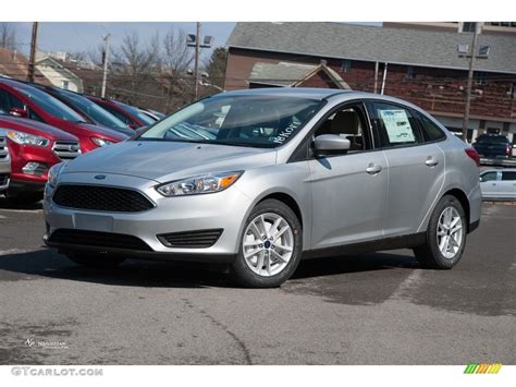 2018 Ingot Silver Ford Focus SE Sedan 126530704 GTCarLot Car