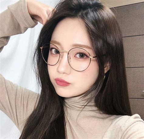 Pin By ♡⌇red On ° Asiaticos Beios Ulzzang Korean Girl Cute Korean Girl Glasses Makeup