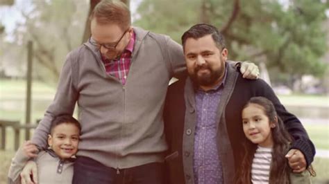 Due Pap Gay Nel Nuovo Spot Per Honey Maid Gay It