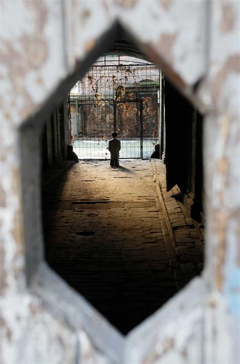 Praying Hitler in Warsaw ghetto sparks emotion