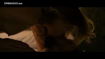 La Vita Facile Nude Scenes Review