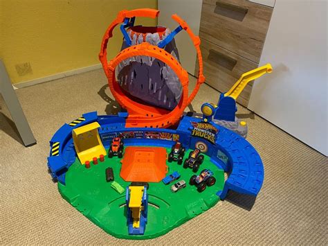 Hot Wheels Monster Trucks Vulkan Arena Spielset Kaufen Auf Ricardo