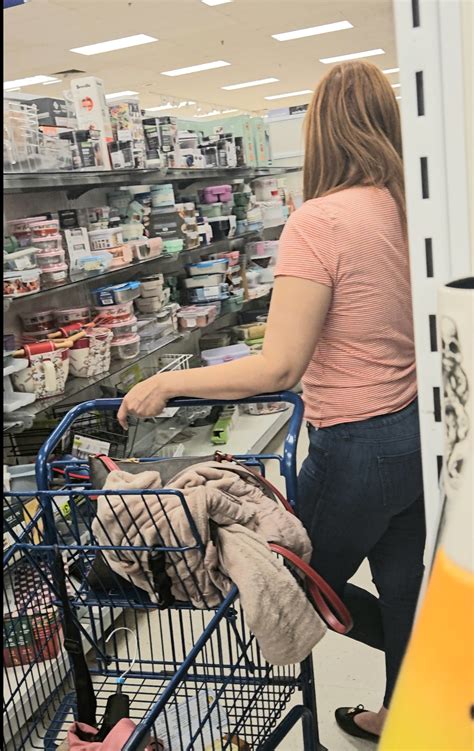 Incredible Hips N Shape On This Mature Latina N Faceshots Oc Tight Jeans Forum