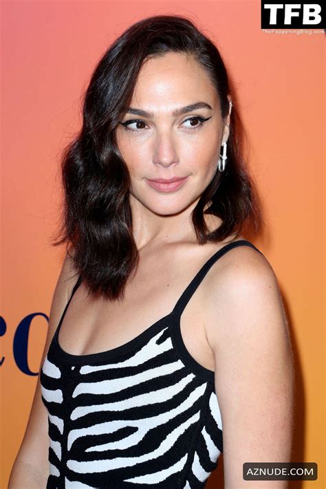 Gal Gadot Sexy Seen Showcasing Her Hot Figure At The Traveling Exhibition In Beverly Hills Aznude