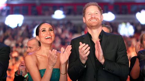 Meghan hints at the date of Archie and Lilibets public debut | Marie