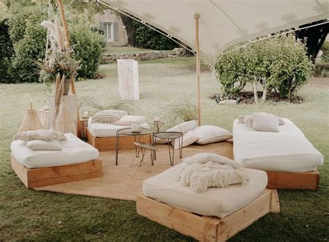 outdoor wedding lounge seating