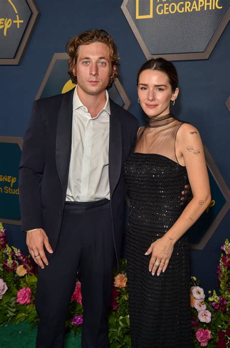 Jeremy Allen White, Wife Addison Timlin's Rare Photos Together | Life