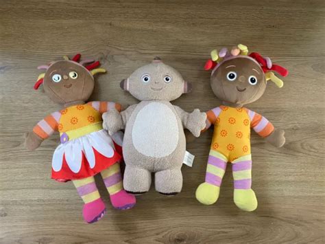 IN THE NIGHT Garden Soft Toys Bundle Talking Makka Pakka 2x Upsy