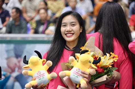 Hot Girl B Ng Chuy N U Vi T Nam G Y S T Tr C Clb Nh T B N C Qu N