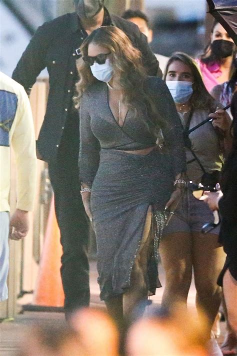 Beyonce - Out in Miami 04/17/2021 • CelebMafia