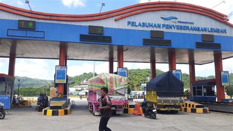 Libur Panjang Dimulai Arus Mudik Di Pelabuhan Asdp Lembar Meningkat