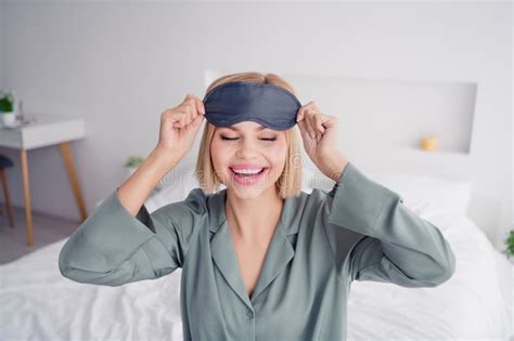 Blindfold Woman Blonde Stock Photos Free Royalty Free Stock Photos From Dreamstime