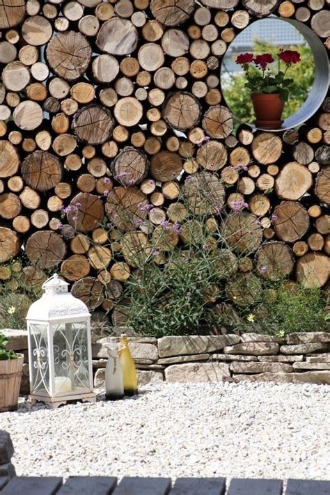 Паркан-дровітня з дерев’яних спилів | Ідеї декору