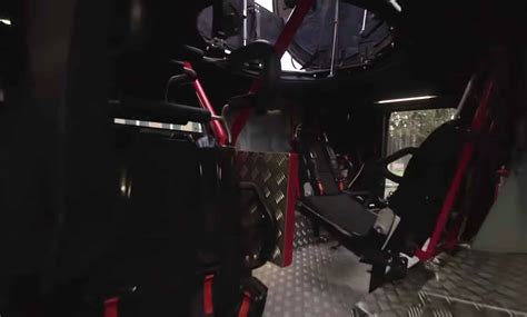 ФСБ рассекретила интерьер броневика "Фалькатус"