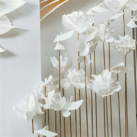 Искусственные цветы на свадьбе | Paper flower decor, Wedding deco ...
