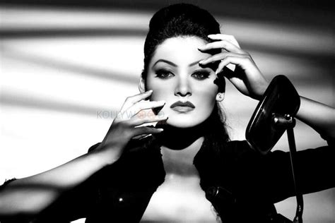 Hot Urvashi Rautela Beautiful Photos 10 54186 Kollywood Zone