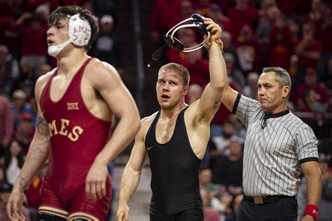 Cy Hawk Matchup Lives Up To Hype As Iowa Wrestling Defeats Iowa State