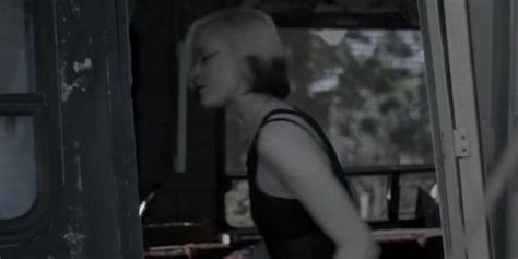 DAKOTA FANNING EVAN RACHEL WOOD VIENA AND THE FANTOMES SEX SCENES Tnaflix