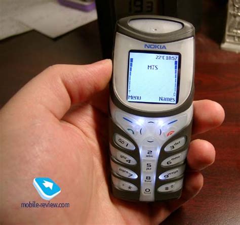 Mobile-review.com Nokia 5100 в интерьере