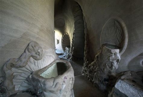 Artist Spends 10 Years Digging This Mesmerizing Cave In New Mexico