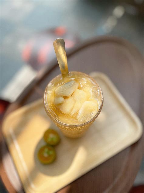 Sức hot của hãng trà mãng cầu 3 4 tiếng bán sạch 100kg mãng cầu khách đội nắng xếp hàng dài