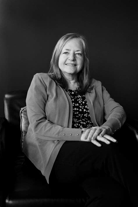 Nona Perry, LCSW | Certified EMDR Therapist in Fort Worth | Virtual