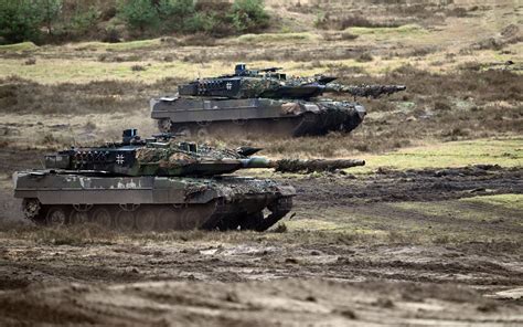 Deutsche Leopard 2 Kampfpanzer In Der Ukraine Angekommen