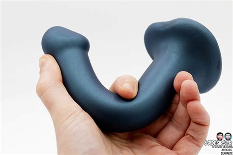 Dildo Strap on Me Test d un gode mono densité qui brille