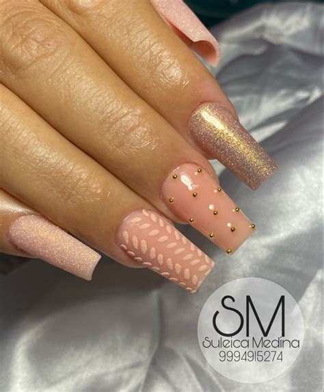 Uñas acrílicas nude efecto suéter tejido efecto azúcar balines Manicura de uñas Uñas