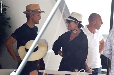 Kris Jenner Nude OnlyFans Leaks Fappening Page 3 FappeningBook