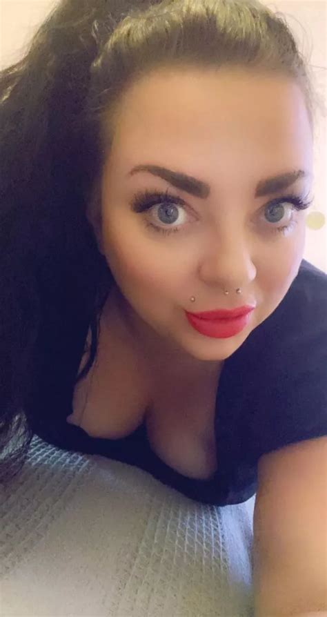 My Girlfriend Has Sex With Other Men For Cash I M Fine With It As She S Happy Daily Star