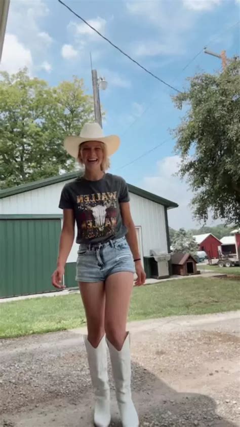 Hannah Landwirte Nude Farmgirl Hannah Landwirte Kwai