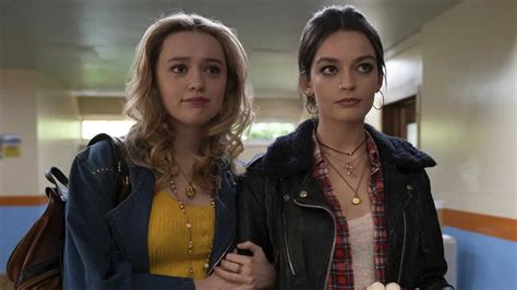 Aimee Lou Wood And Emma Mackey Which Sex Education Girl Is Taking You On A Tour Of All Her