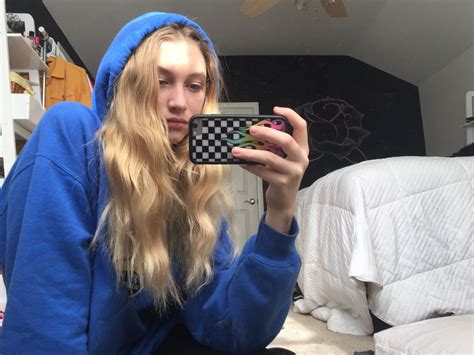 Instagram C L A I R E Instagram Model Grunge Champion Blondegirl Blonde Hot Mirror