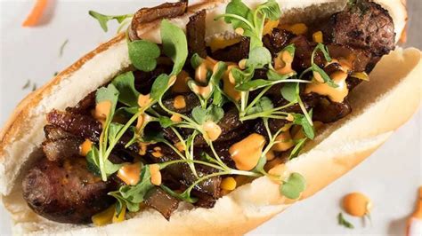 15 Top-Rated Spots For Chicago-Style Hot Dogs In The Windy City