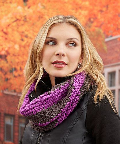 Herringbone Chevron Cowl Pattern By Katy Petersen Crochet Cowl